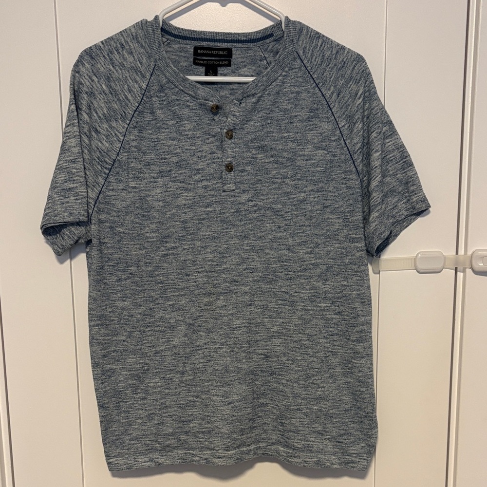 Banana Republic Heathered Blue Short Sleeve Henley